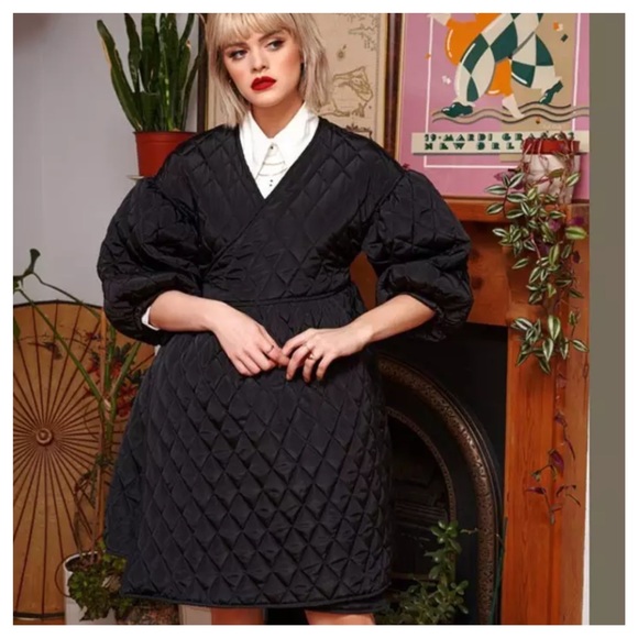 💜 The ISLANEL Black Quilted Wrap Jacket - Picture 3 of 8